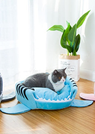 Warm Washable Bed for Small Pet Cute Comfortable Shark